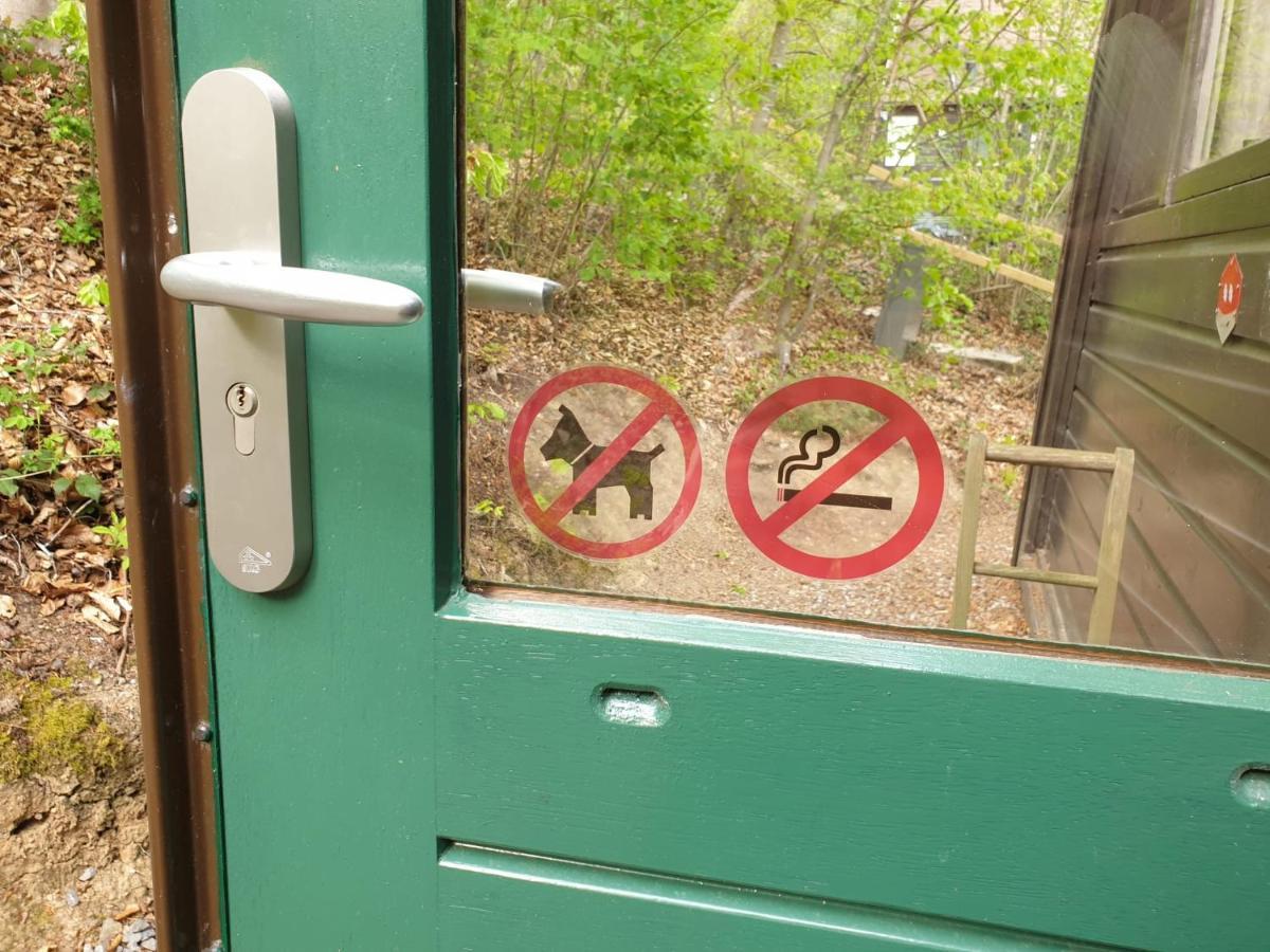 Boshuisje Durbuy Met Zwembad Op Het Park 外观 照片